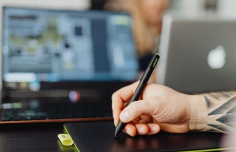 pexels-karola-g-5904063